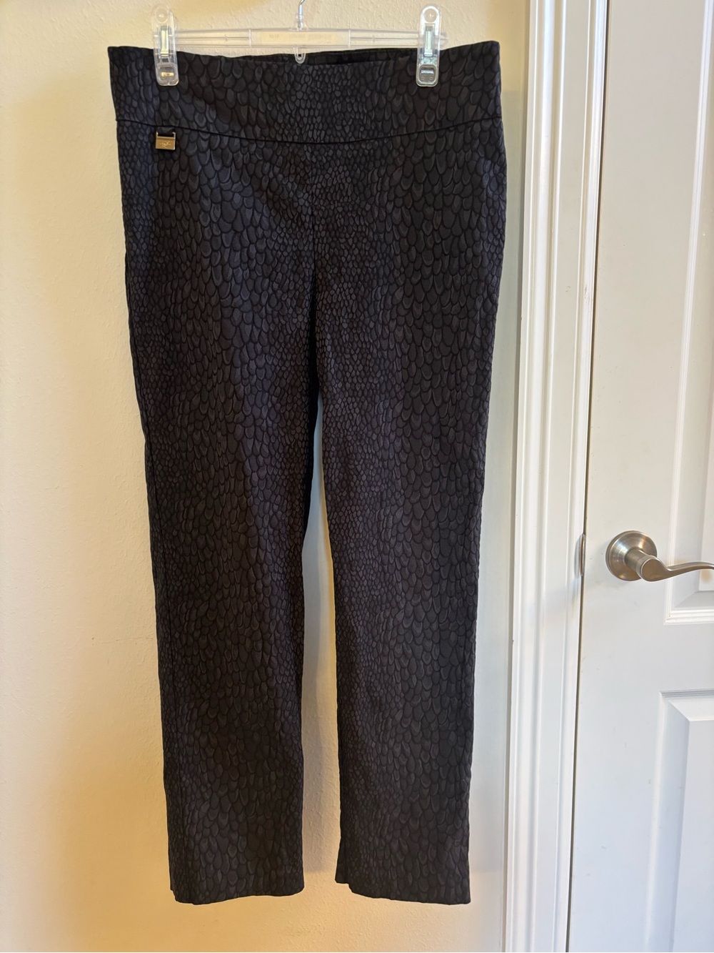 LISETTE Black Textured Straight-Leg Pull-On Pants